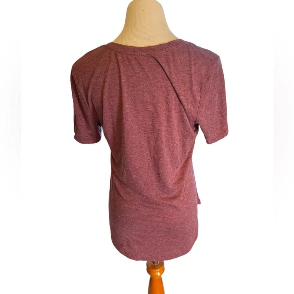 Disney‎ Women’s Maroon Mickey Tee Shirt Size Large